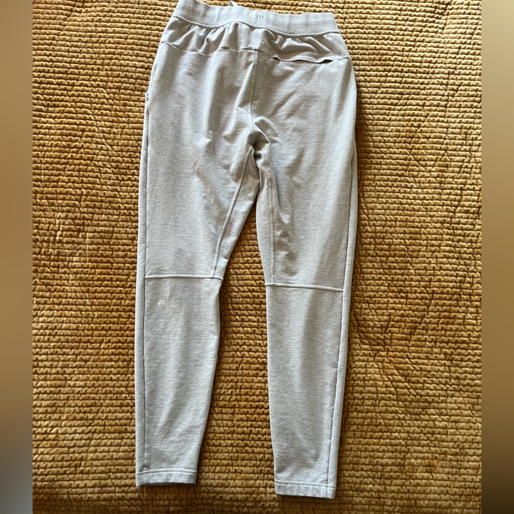 Men’s lululemon athletic pants. Like new.